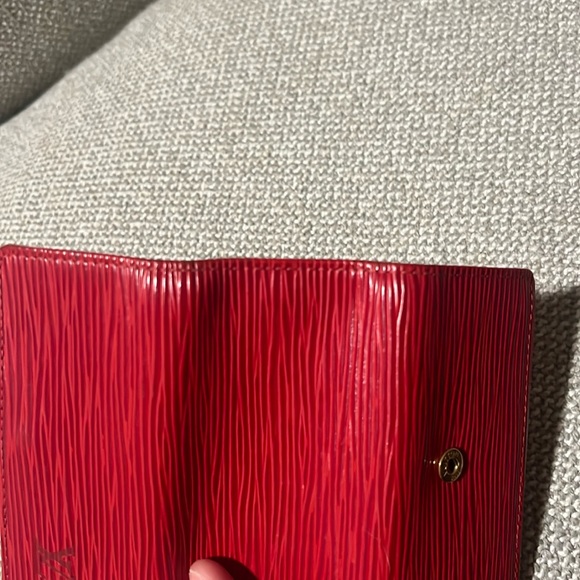Authentic Louis Vuitton EPI Red key holder CA0968 - Picture 8 of 15
